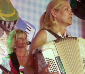 Gisela Kilgus und Karin Homuth