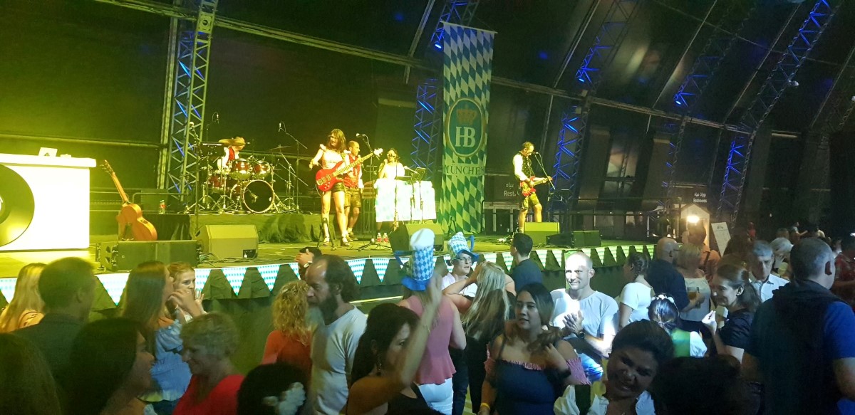 Abu Dhabi Oktoberfest band gaudiblosn