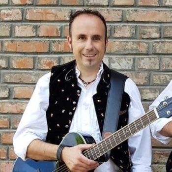 gitarre oktoberfest band gaudiblosn