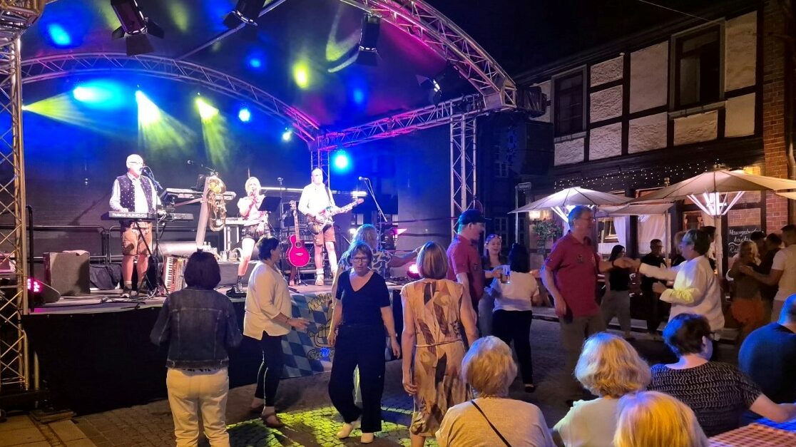 Wernigerode Altstadtfest am Kohlmarkt / Löwenbräu