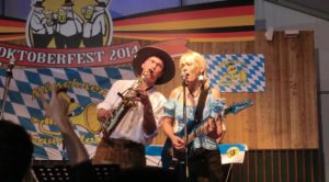 oktoberfest japan oktoberfestband gaudiblosn